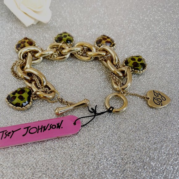 Betsey Johnson Leopard heart charms bracelet - Picture 1 of 4